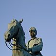 A cheval...