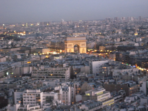 L'arc de triomphe, le soir...