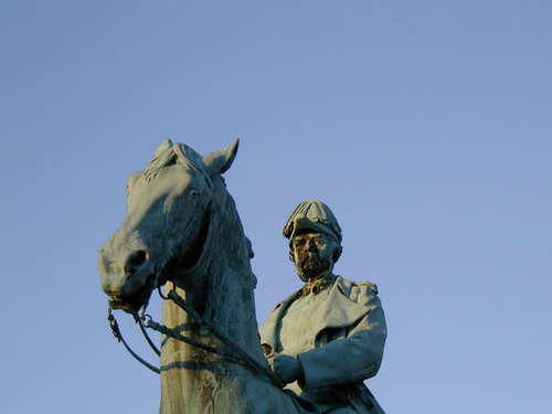 A cheval...