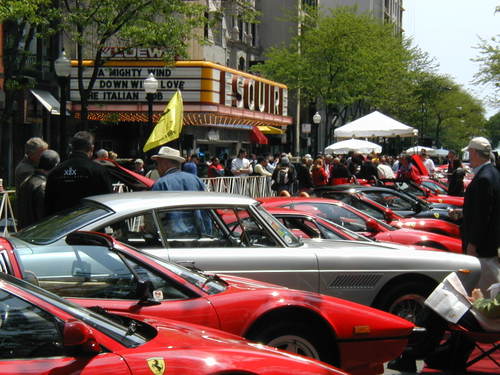 En marge du congrès, exposition FERRARI
