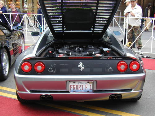 En marge du congrès, exposition FERRARI